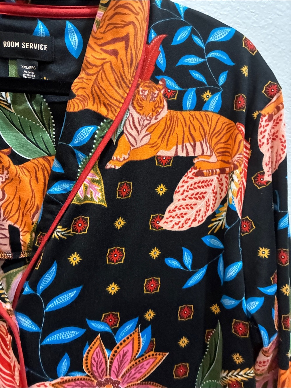 Room Service Black Floral & Tiger Print Pajama Top - Picture 4 of 8